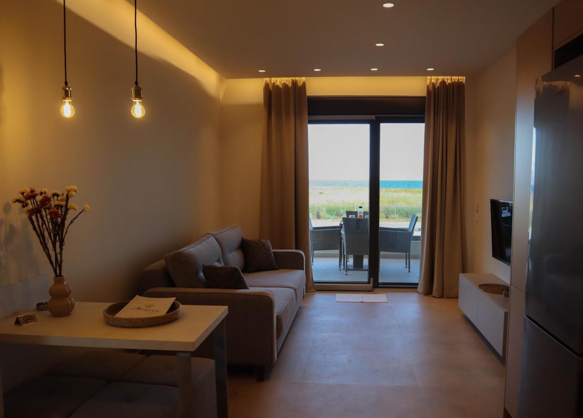 Almyres Luxurious Residences Míloi Esterno foto