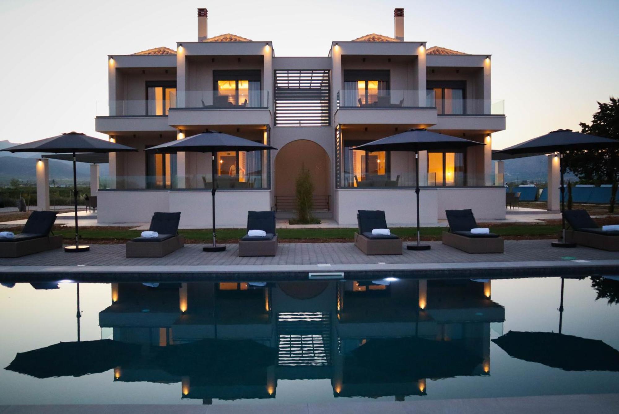 Almyres Luxurious Residences Míloi Esterno foto